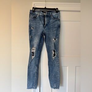 Distressed Stretch Ankle Jean